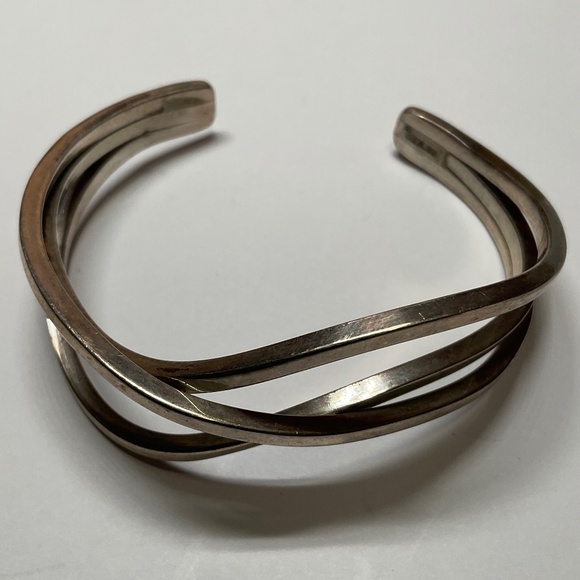 Vintage Sterling Silver Heavy Solid Modern Style Bracelet. 2 3/8 inches across - Picture 1 of 8